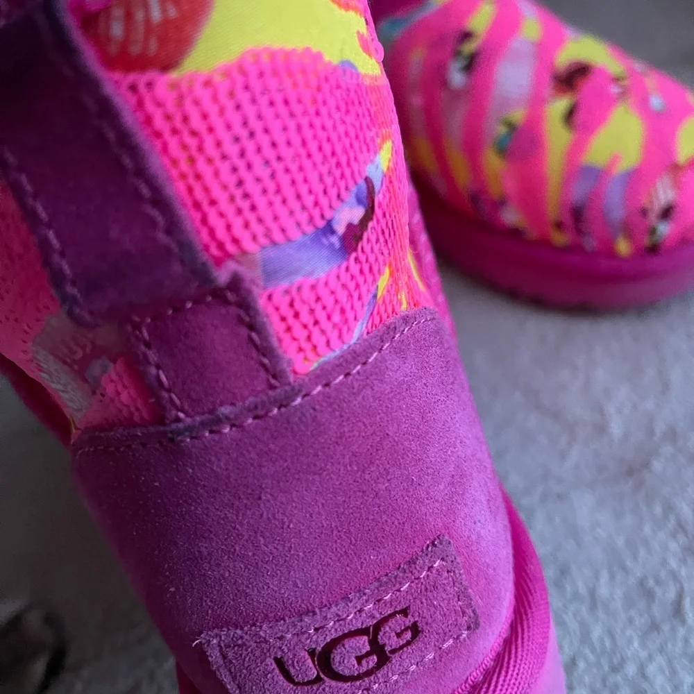 EUC! Ugg  Mini Classic Tiger Flower Sequins Boots